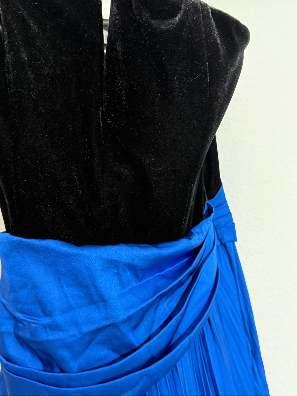 Et Ochs Strapless Velvet Bodice Pleated Gown Blue Black Formal Dress Size 6 NWT - Picture 3 of 9